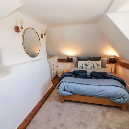 Nyaraló Rose Scarriff